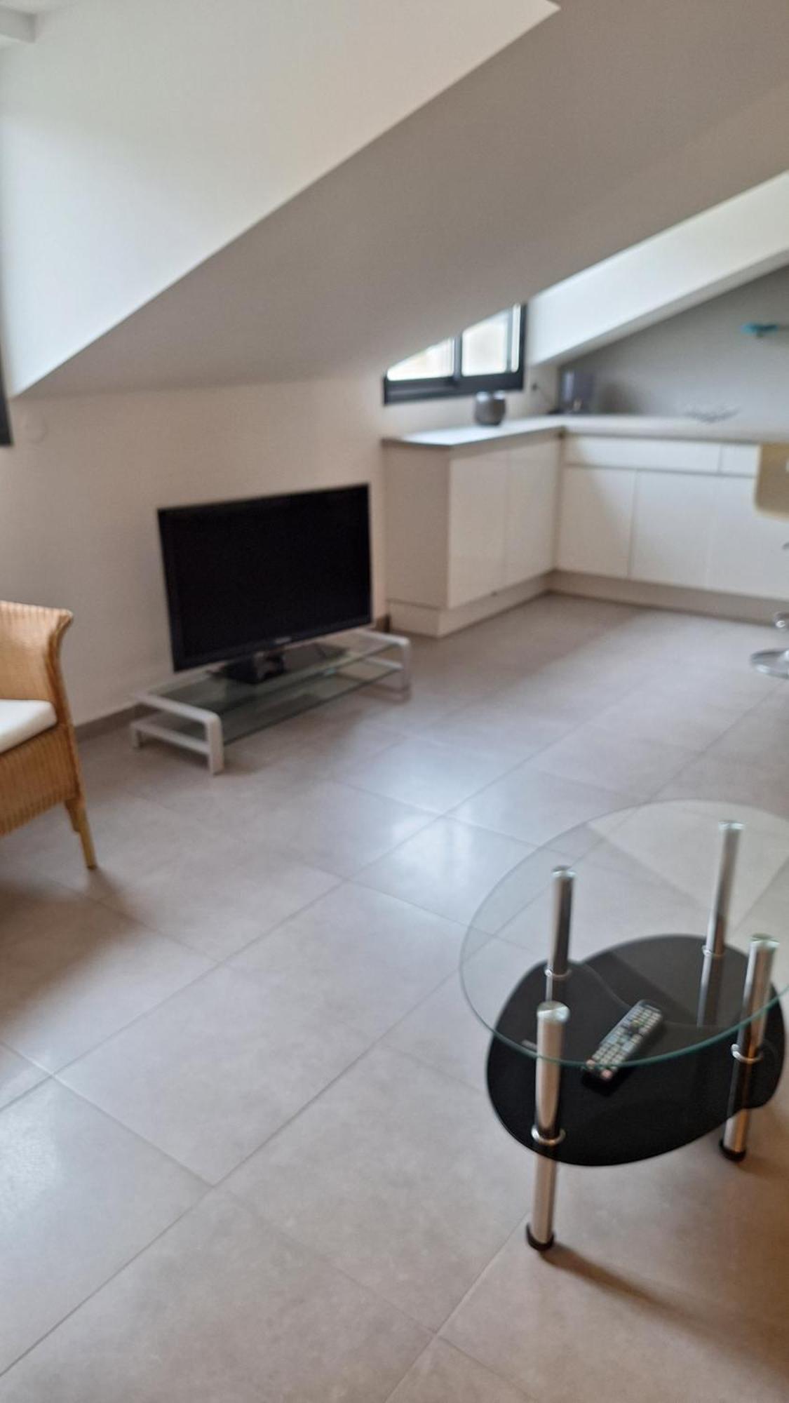 Beau 2 Pieces Rue D'antibes Appartement