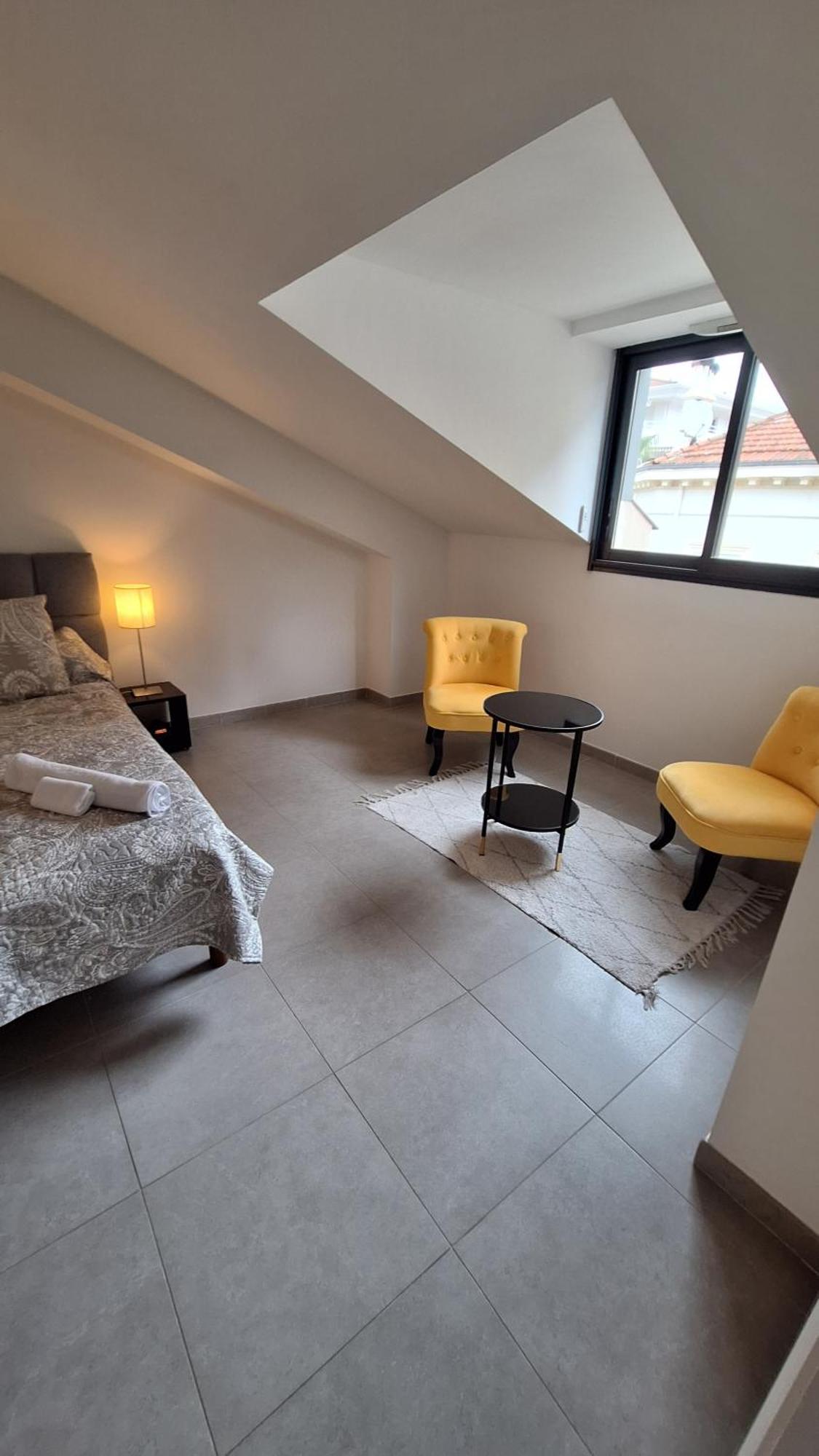 Beau 2 Pieces Rue D'antibes Appartement
