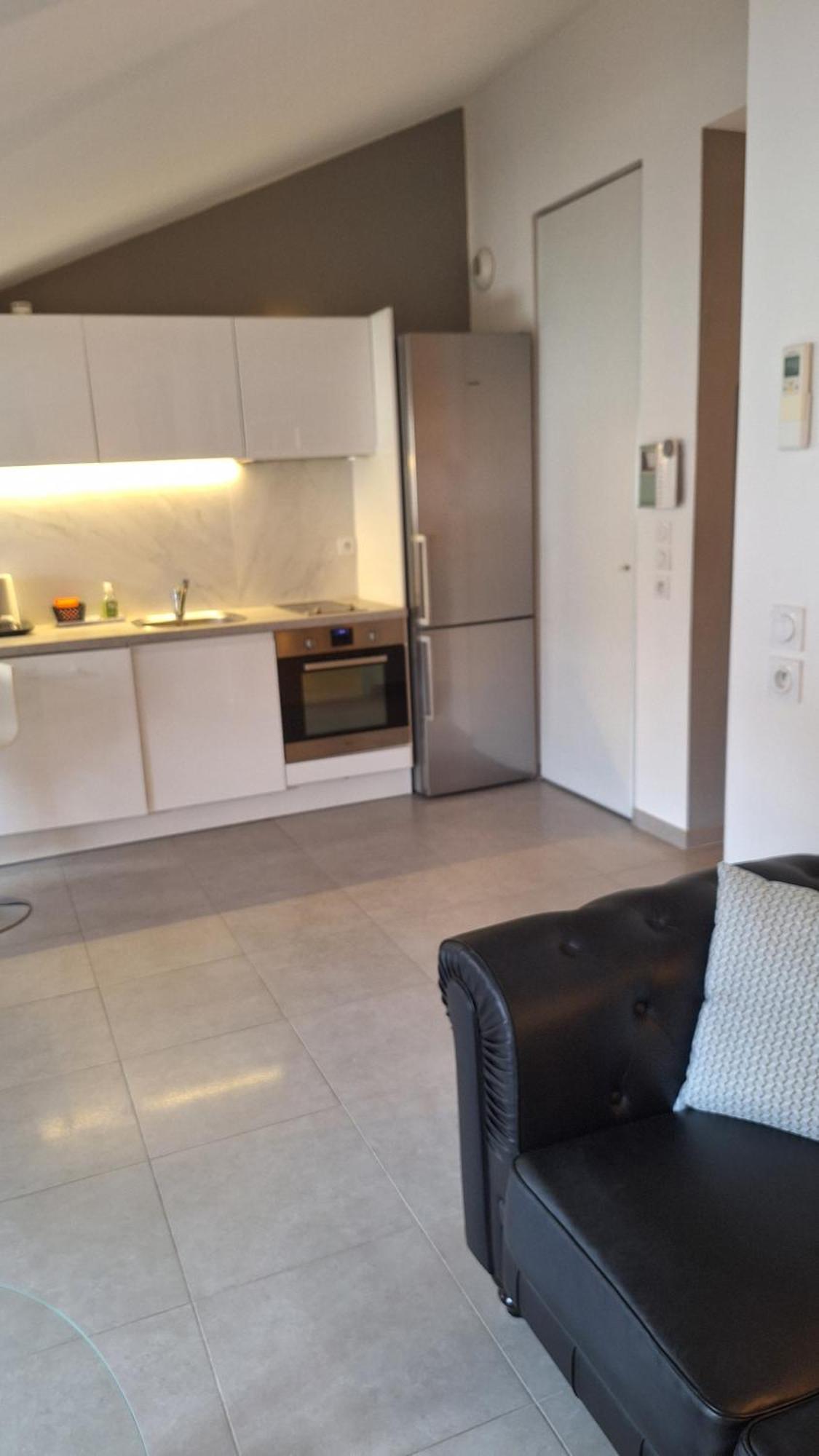 Beau 2 Pieces Rue D'antibes *
