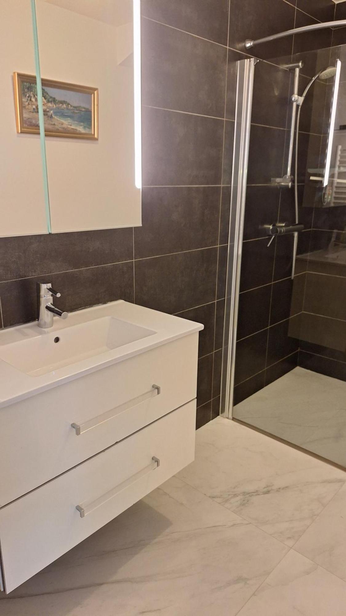 Beau 2 Pieces Rue D'antibes Appartement